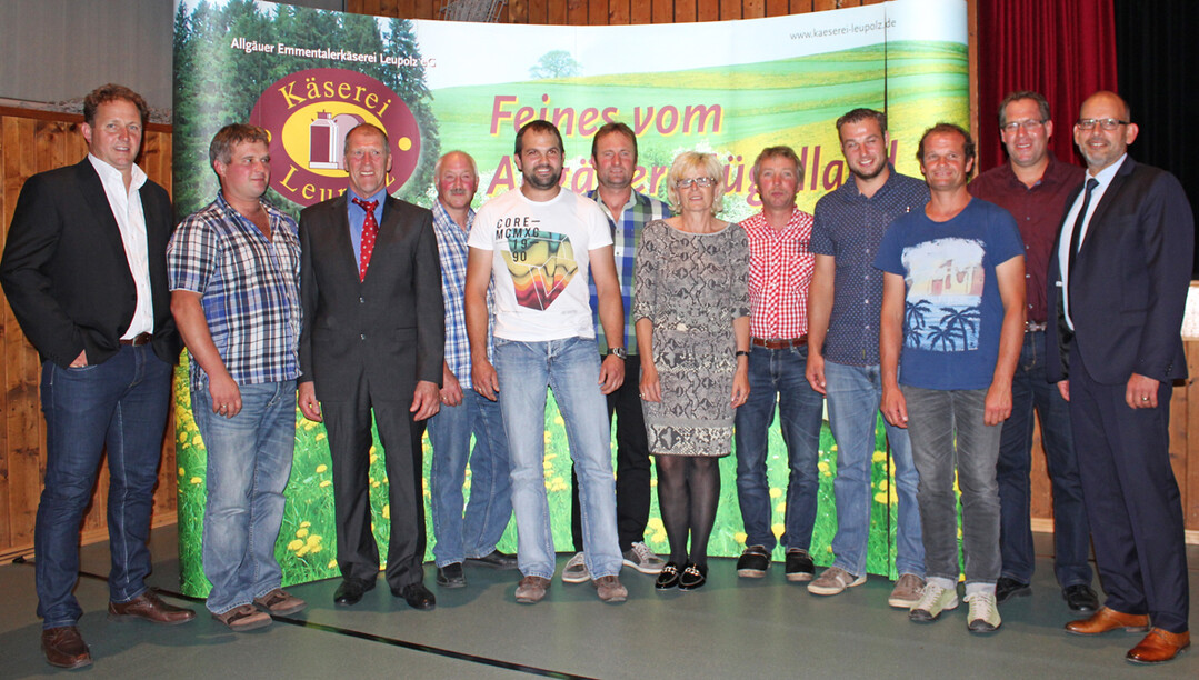 Starkes Team in Leupolz: Die neu- und wiedergewählten Gremiumsmitglieder mit den Geschäftsführern Michael Welte (rechts) und Charlotte Fießinger (Mitte).