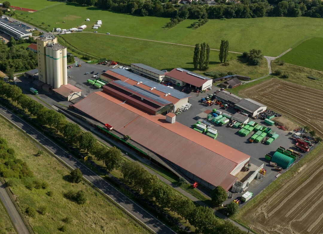 Die Betriebsstelle der BAGeno Bad Mergentheim im Ortsteil Markelsheim mit Siloturm, Agrarcenter, Landtechnikwerkstatt, Paletten- und Flachlager, sowie dem Umschlagsplatz f�r Diesel und Heiz�l.&nbsp;
