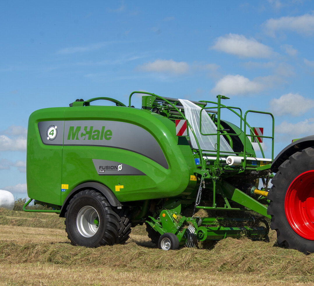 McHale stellt seine neue neue Fusion 4 Serie integrierter Ballenwickler vor.