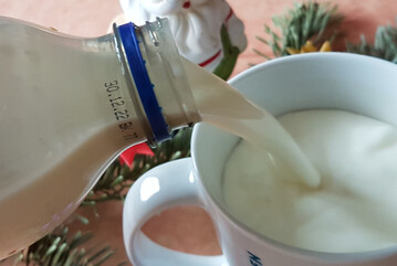 Tierwohl und Klimaschutz besch�ftigen die Verbraucher:innen unver�ndert. Gleichzeitig sch�tzen sie die Vielfalt, die Milchprodukte auf dem Esstisch bieten.