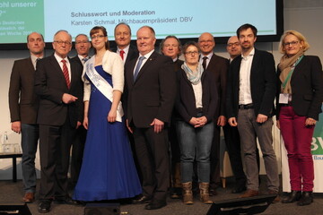 In drei Interviewrunden kamen die Vertreter aus Politik, Wirtschaft und Wissenschaft zum Thema „Milch. Kuh. Wohl“ zu Wort. Befragt wurden sie zum einen von Fachjournalisten und zum anderen von Milcherzeugern.