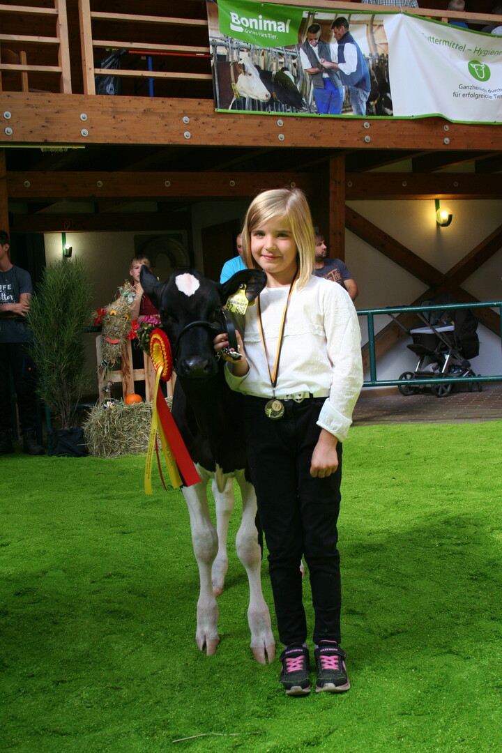 Strahlende Siegerin bei den Minis: Sarah Klenk aus Murrhardt.