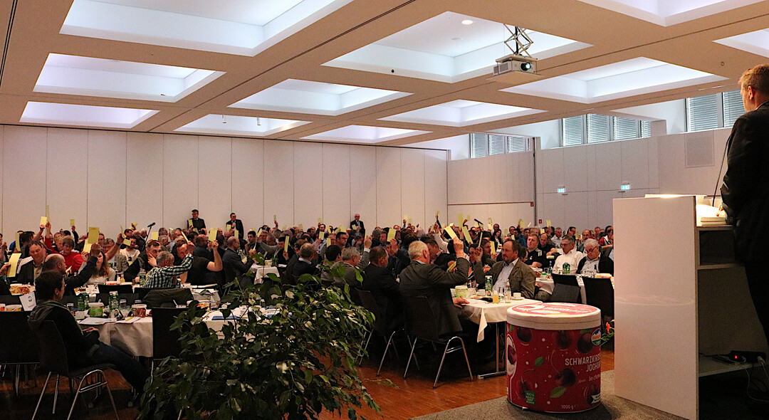 Bei den anstehenden Wahlen für den Aufsichtsrat, in den Vorstand und den Beirat wurden die Vertreter von den Mitgliedern einstimmig wiedergewählt. Zuvor haben die 173 anwesenden Mitglieder dem Aufsichtsrat und dem Vorstand fürs Geschäftsjahr 2023 die Entlastung ausgesprochen.