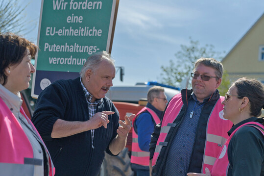 Deutsche Putenhalter kritisieren die geplanten gesetzlichen Regelungen zur Putenhaltung und fordern EU-weite Standards.