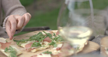 Flammkuchen und Wein
