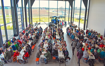 Neuer Besucherrekord bei der Fr�hjahrsausstellung der Neyer Landtechnik GmbH.