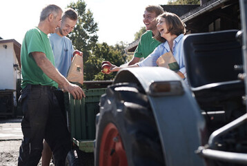 Die OvB-Bio-Erzeugerfamilien stehen voll und ganz hinter ihrem Produkt. Produziert wird nach den Vorgaben der Bio-Anbauver�nde Bioland, Naturland oder Demeter.&nbsp;