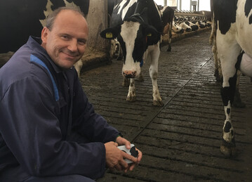 Damit es den K�hen gut geht: Der Tierarzt Dr. Peter Zieger besch�ftigt sich intensiv mit den Haltungsbedingungen f�r K�he. Sie zu verbessern, sei ihm ein wichtiges Anliegen, erkl�rte er im Gespr�ch mit BWagrar. 