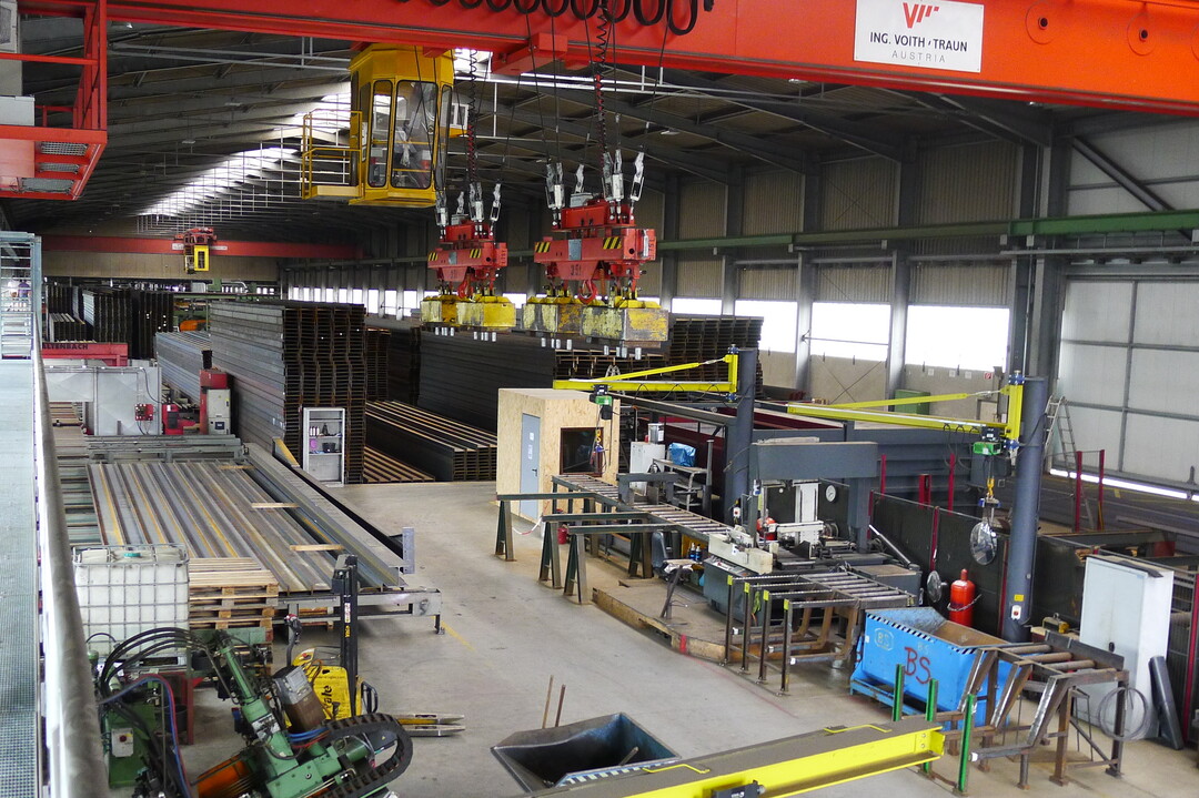 Mit derzeit 30.000 Tonnen bearbeitetem und konfektioniertem Profilstahl geh�rt Wolf System Deutschland eigenen Angaben zufolge zu den gr��ten Verarbeitern in Europa.