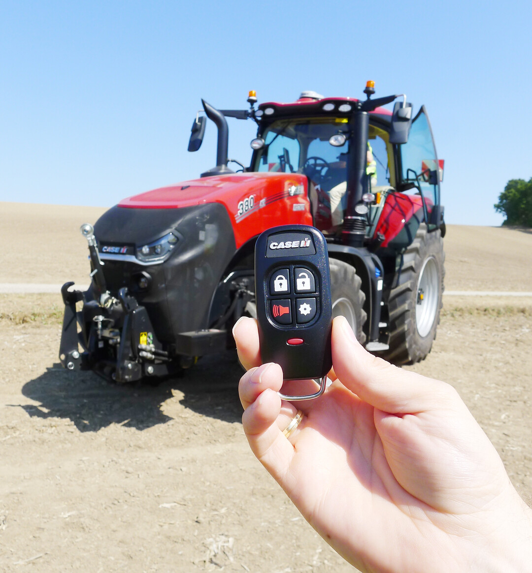 Per Fernbedienung l�sst sich der Magnum �ffnen und verschlie�en, beziehungsweise erkennt den Fahrer durch die vom PKW bekannte Keyless-Funktion.