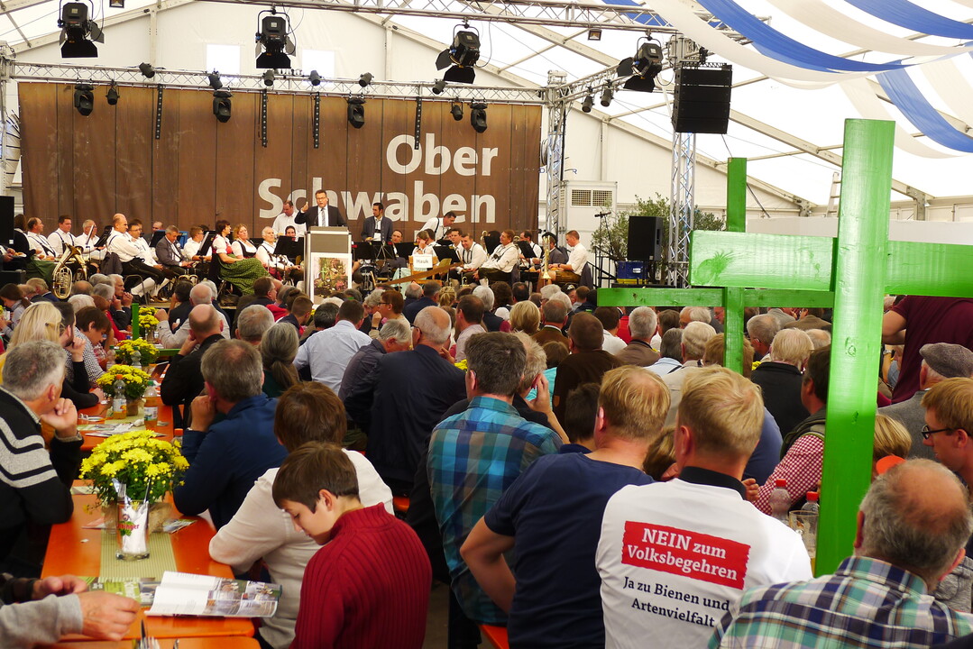 Volles Haus bei der Bauernkundgebung am 13. Oktober mit Minister Peter Hauk bei der Oberschwabenschau in Ravensburg.