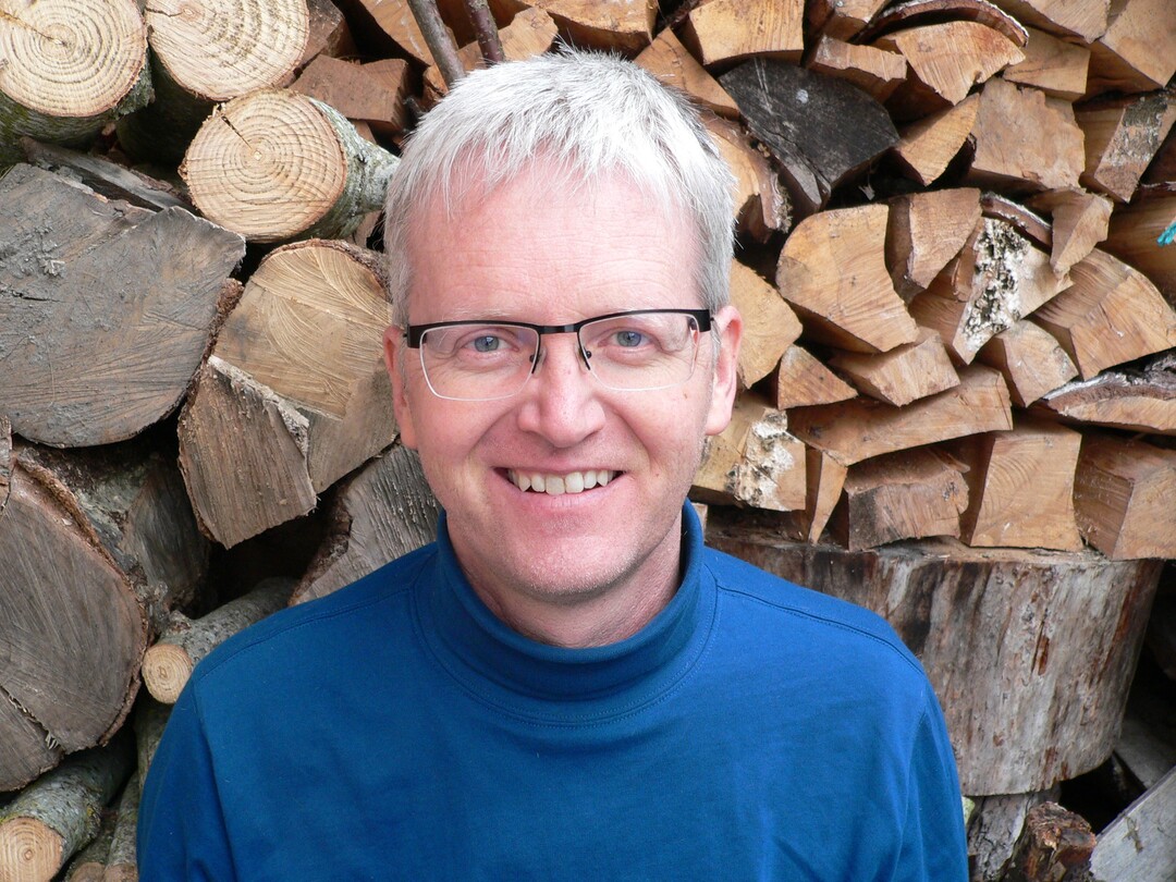 Dr. Hans-Jürgen Seeger, Fachtierarzt für Rinder beim Tiergesundheitsdienst (TGD) Aulendorf der Tierseuchenkasse Baden-Württemberg, macht zahlreiche Krankheitsursachen in Haltung und Fütterung der Rinder aus.