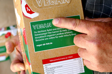 Aufkl�rungsarbeit auf der Saftpackung von Clemens Hund.