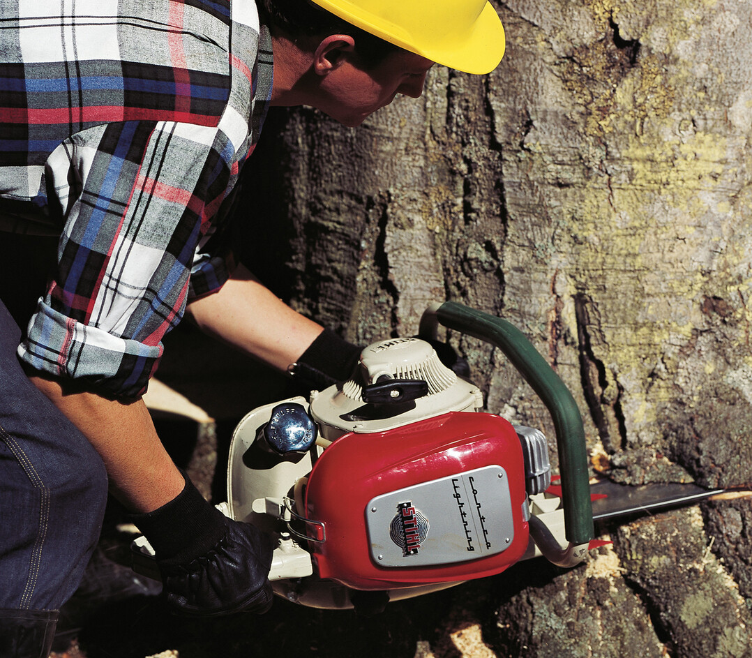 Die legendäre Motorsäge Stihl Contra feiert 2019 ihren 60. Geburtstag. Mit der Contra revolutionierte Stihl 1959 die Waldarbeit und setzte neue Maßstäbe im Bereich Motorsägen. Forstbetriebe konnten mit ihr die Produktivität um 200 Prozent steigern.