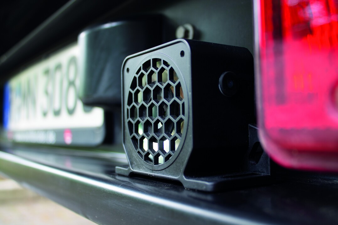 Der R�ckfahrwarner PeTer ist individuell konfigurierbar und passt sich der Lautst�rke der Ger�uschkulisse an.  