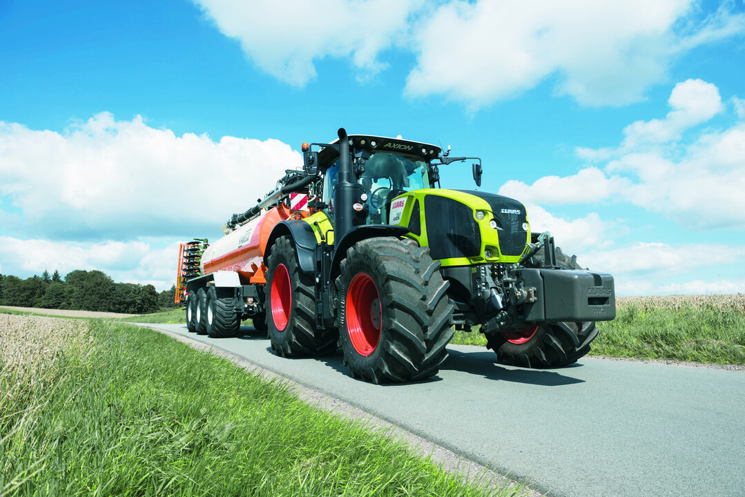Mit First Claas Rental k�nnen Landwirte und Lohnunternehmer auf Arbeitsspitzen mit der kurzfristigen Anmietung von Traktoren im Leistungsbereich von 90 bis �ber 400 PS reagieren.