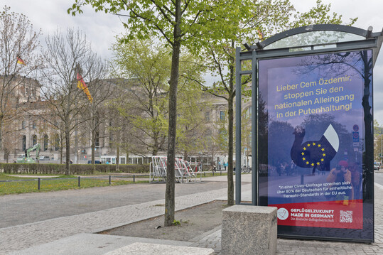 Mit prägnanten Anzeigen im politischen Berlin macht der ZDG deshalb auf die Situation der deutschen Putenhalter aufmerksam.