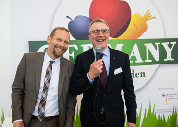 Gute Laune war angesagt bei der "Blauen Stunde", dem traditionellen Empfang von BVEO und QS GmbH auf der Fruit Logistica.