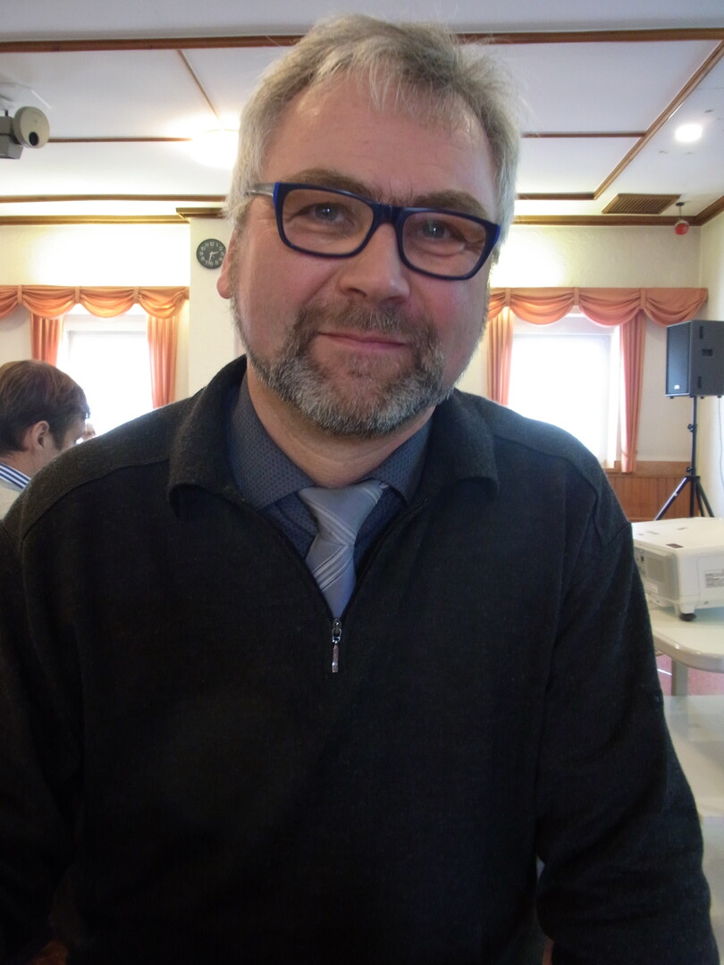 Klauenerkrankungen sind inzwischen zur dritthäufigsten Abgangsursache geworden, erläuterte Wolfgang Sekul. Damit die Kühe weniger lahm gehen, rät er zur Vorbeuge, gezielten Behandlung und gepflegten Laufgängen und Liegeflächen.