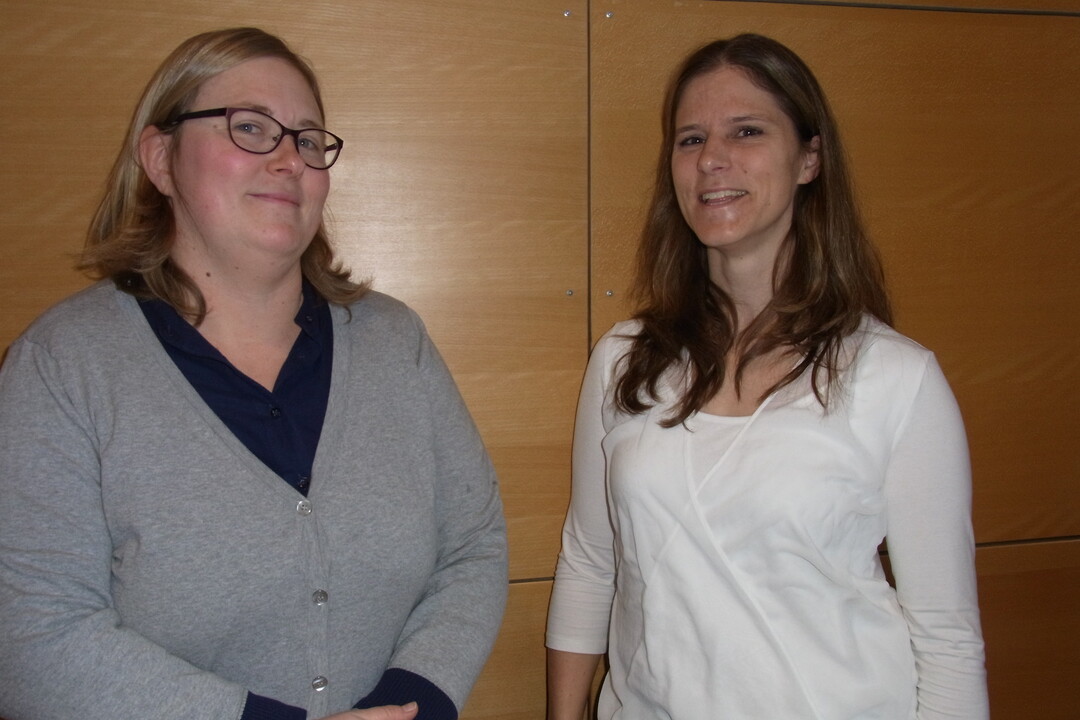 Dr. Kristina Herold, Amtstier�rztin am Veterin�ramt Ilshofen und Dr. Anke Zandl, Fachtier�rztin f�r Schweine in Wallhausen, erl�uterten den Besuchern der Fachtagung Schwein vergangene Woche in Wolpertshausen, worauf es beim Antibiotikamonierung ankommt und wie sich die Medikamentengaben verringern lassen.