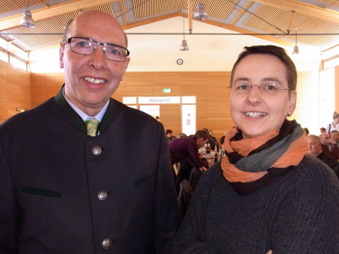 Hans-G�nter Munz von der Schlossberg Agrarservice, einer der zugelassenen QS-B�ndler im Land, erl�uterte den aktuellen Stand bei der Initiative Tierwohl. Dr. Annekatrin Grimminger appellierte an die Schweinehalter, ihre Daten f�r das Antibitotikamonitoring rechzeitig bei den Kreisveterin�r�mtern einzureichen.