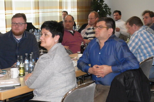 Zahlreiche Zuh�rer wollten sich die Landwirte Akademie in Ulm-Seligweiler auch dieses Mal nicht entgehen lassen. Veranstaltet wird die Fachtagung vom Veterin�rpharmaunternehmen MSD Tiergesundheit in M�nchen.