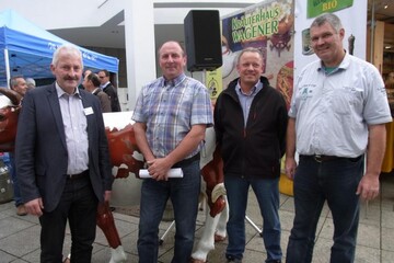 Milchaktion in Ulm zum Tag der Milch