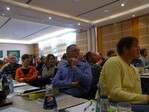 Zahlreiche Zuhörer wollten sich das Keenan-Seminar, das sich um Kuhkomfort drehte, vor kurzem in Ulm-Seligweiler nicht entgehen lassen.