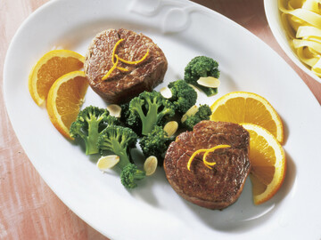 Rinderfilet: Enth�lt viel s�ttigendes Eiwei�, sowie Mineralstoffe, aber kaum Fett.