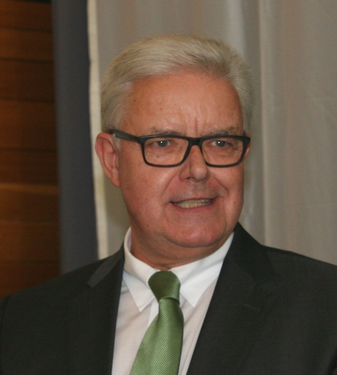 Friedrich-Otto Ripke, ZDG: �Wir m�ssen auch in der Gefl�gelhaltung unserem Gewissen folgen und wie Dr. Damme nach dem Motto handeln, das in plattdeutsch an vielen norddeutschen H�usern steht: Stehe fest, schaue weit und r�hre dich.�
