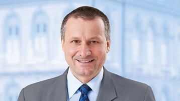 Dr. Hans-Ulrich R�lke, Vorsitzender der FDP-Fraktion im Landtag Baden-W�rttemberg