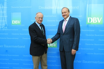 Aeikens (l.) und Rukwied beim ersten Treffen im Haus der Land- und Ern�hrungswirtschaft.