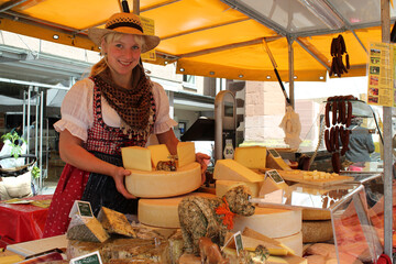 Auf den Naturpark-M�rkten bieten Erzeuger aus dem Schwarzwald von Mai bis Oktober ihre Produkte an.