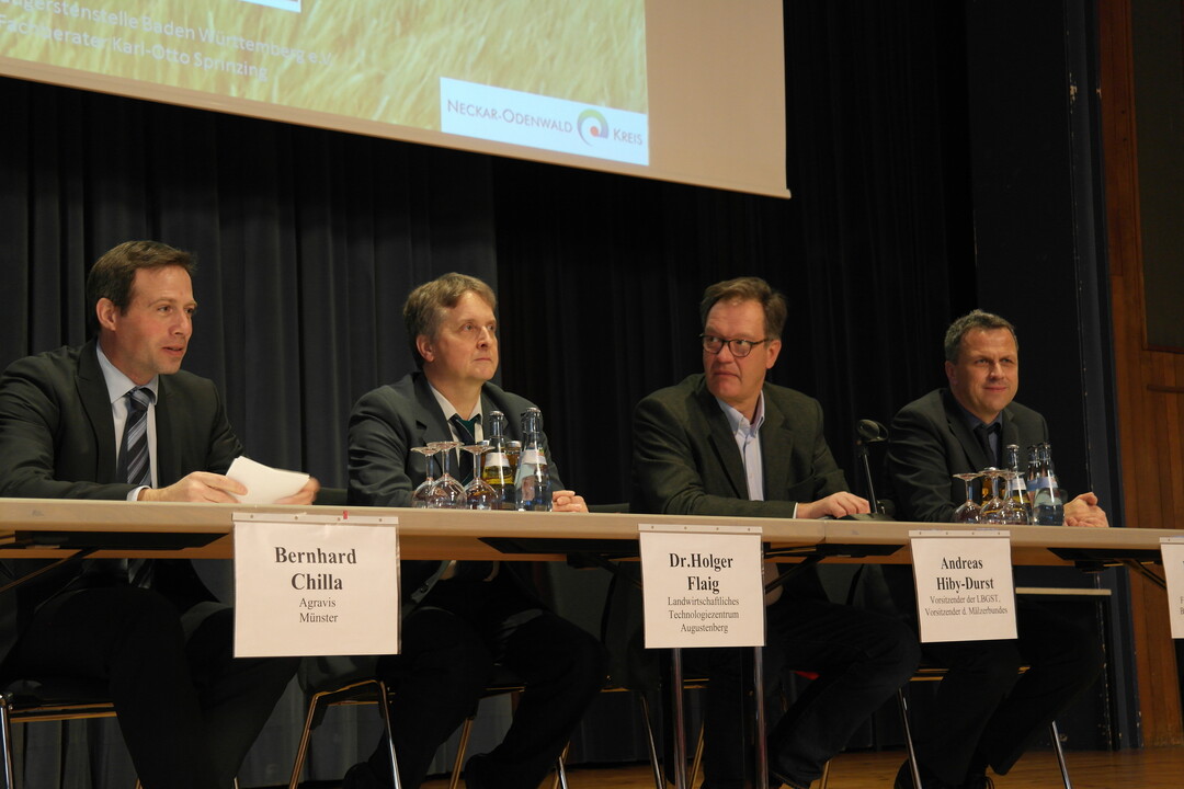 Die Gastredner und die Vertreter des Landesbraugerstenverbands.