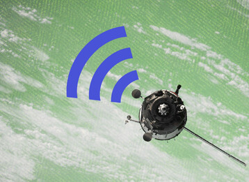 Fotomontage von einem Satelliten, der ein Maisfeld überfliegt.