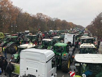 "Zu viel ist zu viel! Jetzt ist Schluss!": Am kommenden Montag treffen sich Landwirte aus ganz Deutschland am Brandenburger Tor, um ihren Unmut �ber die geplanten Streichungen bei Agrardiesel und Kfz-Steuerbefreiung deutlich zu machen. &nbsp;