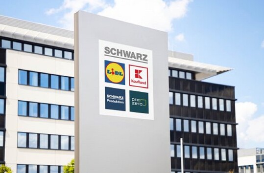 Lidl und Kaufland teilen das Ziel des Bundesministers f�r Ern�hrung und Landwirtschaft Cem �zdemir, den Umbau der Nutztierhaltung hin zu mehr Tierwohl voranzutreiben.