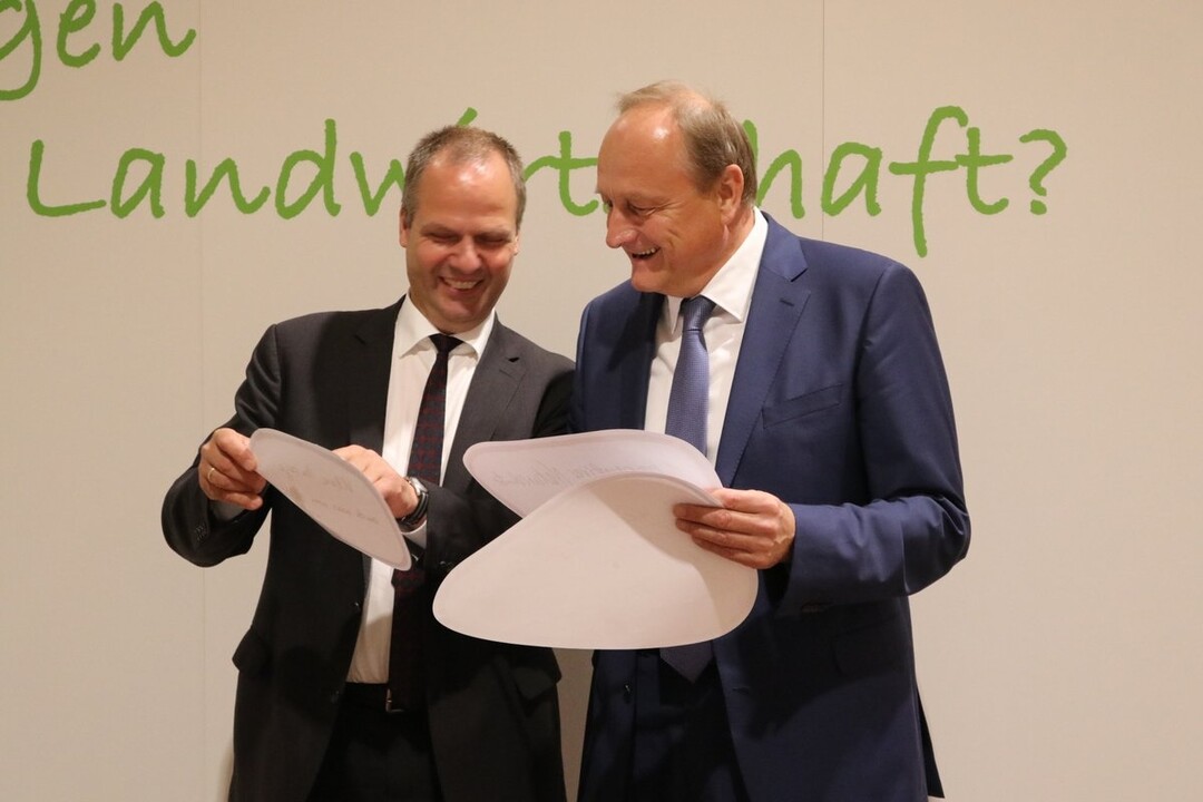 DBV-Pr�sident Joachim Rukwied und sein Vizepr�sident Werner Schwarz beim Deutschen Bauerntag am 28. Juni 2017 in Berlin