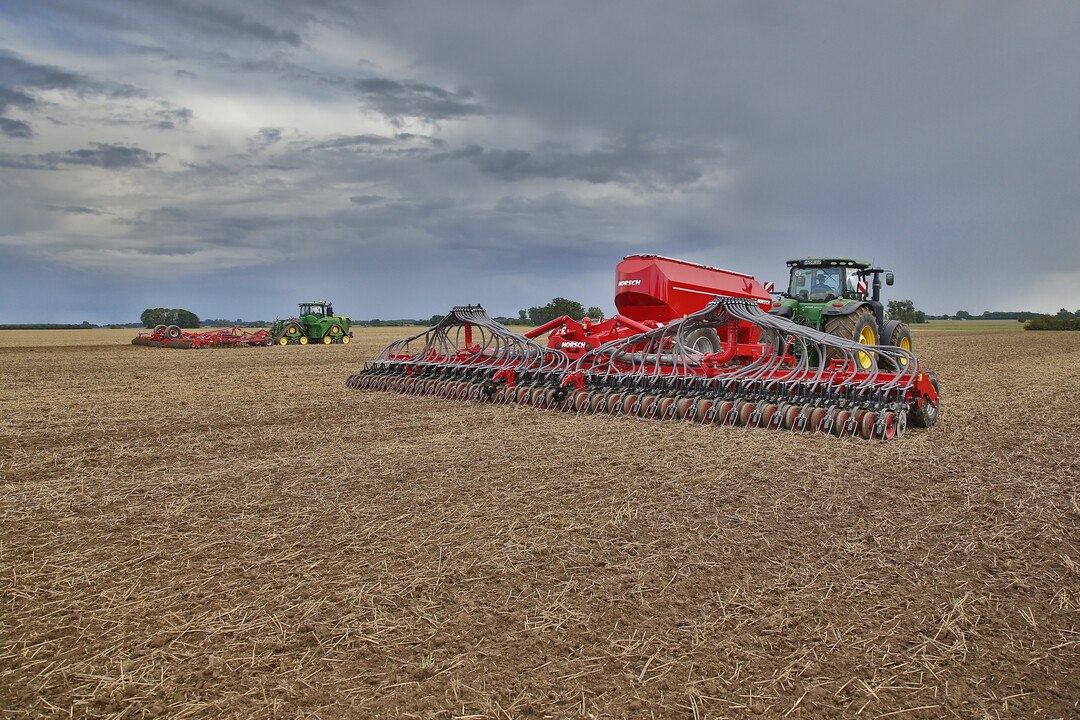 Mit der Serto SC führt Horsch zur Agritechnica eine kompakte Sätechnik mit 10 und 12 Meter Arbeitsbreite für Großflächen ein.