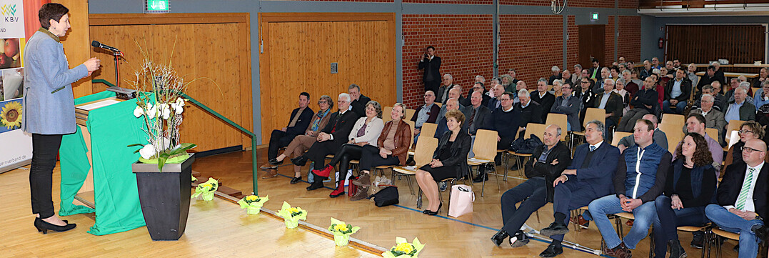 Volles Haus beim Kreisbauerntag 2023 in der Festhalle in Laiz