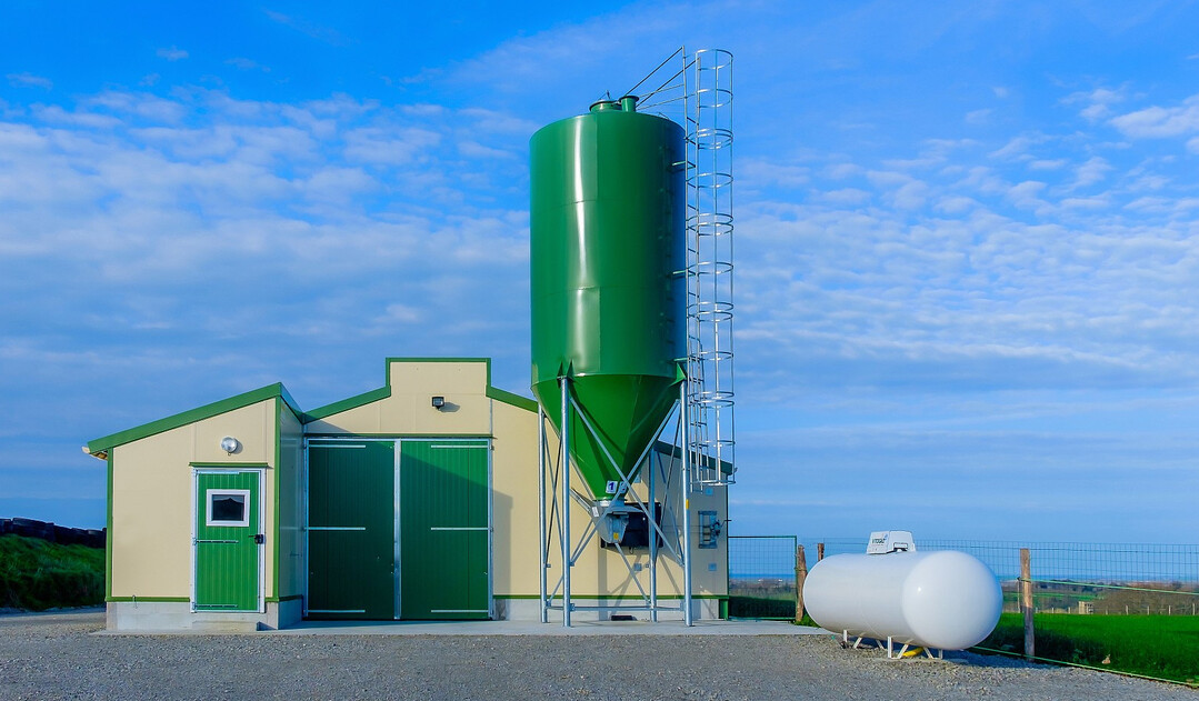 Immer wissen, wie viel Getreide oder Futter in einem Silo vorhanden ist, ohne nachschauen zu müssen – dafür bieten die Unternehmen Sigfox und Nanolike eine digitale Lösung zur Fernabfrage.