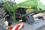 Slicer FQ heißen zwei neue Frontmäher mit 3,1 und 3,6 m Arbeitsbreite und optionaler Seitenverschiebbarkeit um plus/minus 20 cm. Die Mähwerke sollen bis 75 cm Höhenunterschiede ausgleichen können.