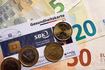 Wer eine Betriebsrente erh�lt, darf sich 2020 auf eine Beitragsentlastung freuen: Hier gilt k�nftig ein Freibetrag von 159,25 Euro, f�r den auch bei h�heren Renten keine Krankenkassenbeitr�ge zu zahlen sind.