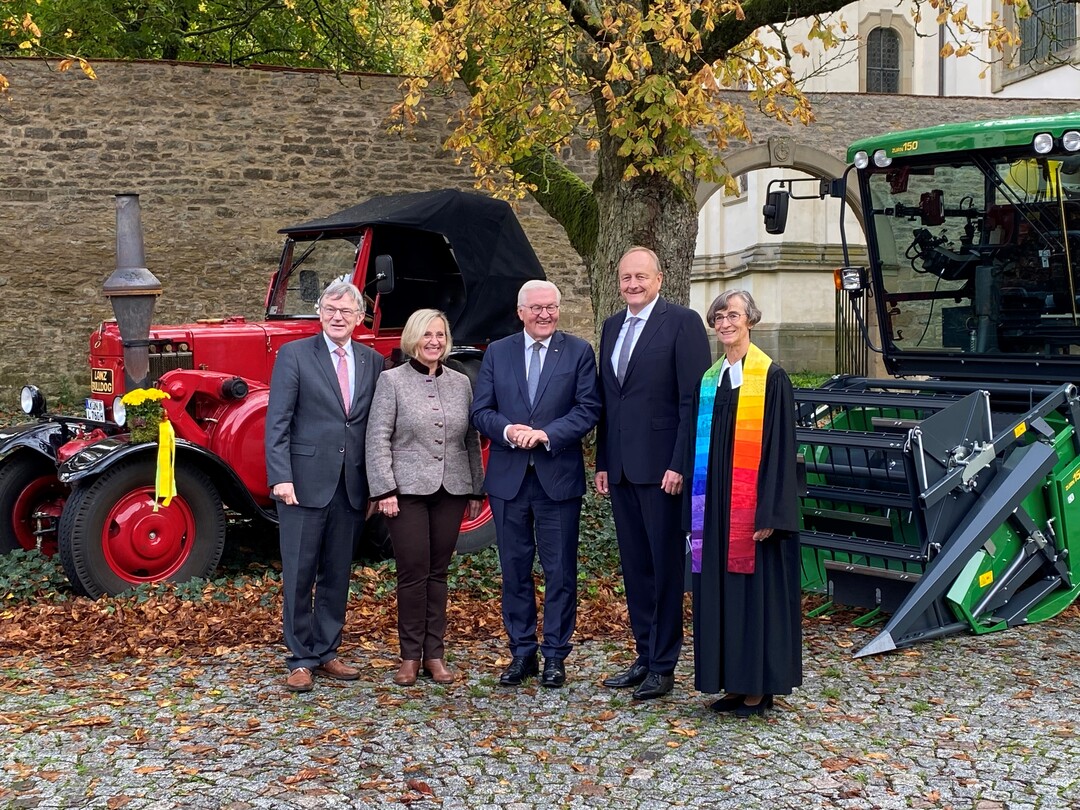 Von links Dr. Kurt Kreiten, Katholisches Landvolk, Petra Bentkämper Landfrauenpräsidentin, Steinmeier, Bauernpräsident Joachim Rukwied und Pfarrerin Sabine Bullinger