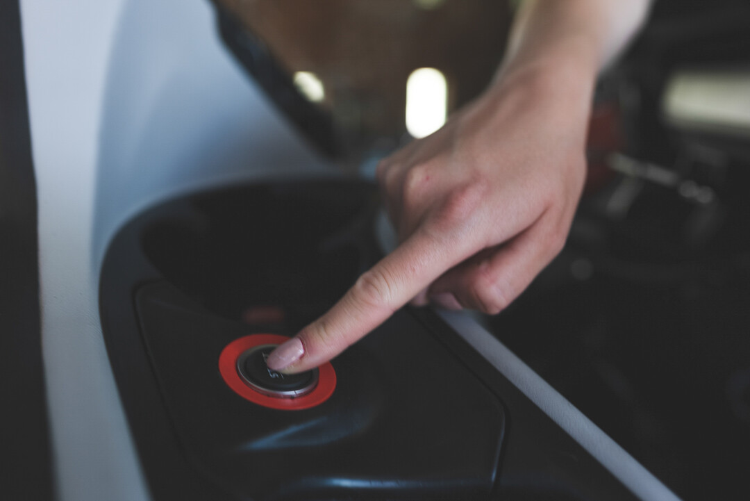   Mit dem Start/Stopp-Knopf verf�gt der Steyr Terrus CVT ab sofort �ber ein weiteres serienm��iges Ausstattungsmerkmal.