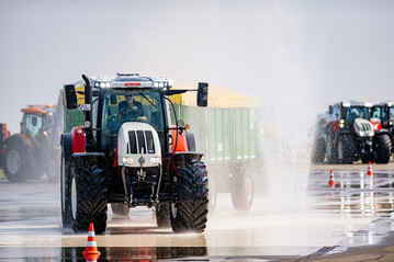 Das ADAC-Fahrsicherheitstraining lohnt sich allemal, denn KFZ-Versicherer geben i.d.R. auf Nachfrage für Absolventen des Trainings einen Rabatt auf die Versicherungsprämie.