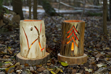 Gerade jetzt während der dunklen Jahreszeit macht sich so eine selbstgeschnitzte Laterne besonders gut im Garten.