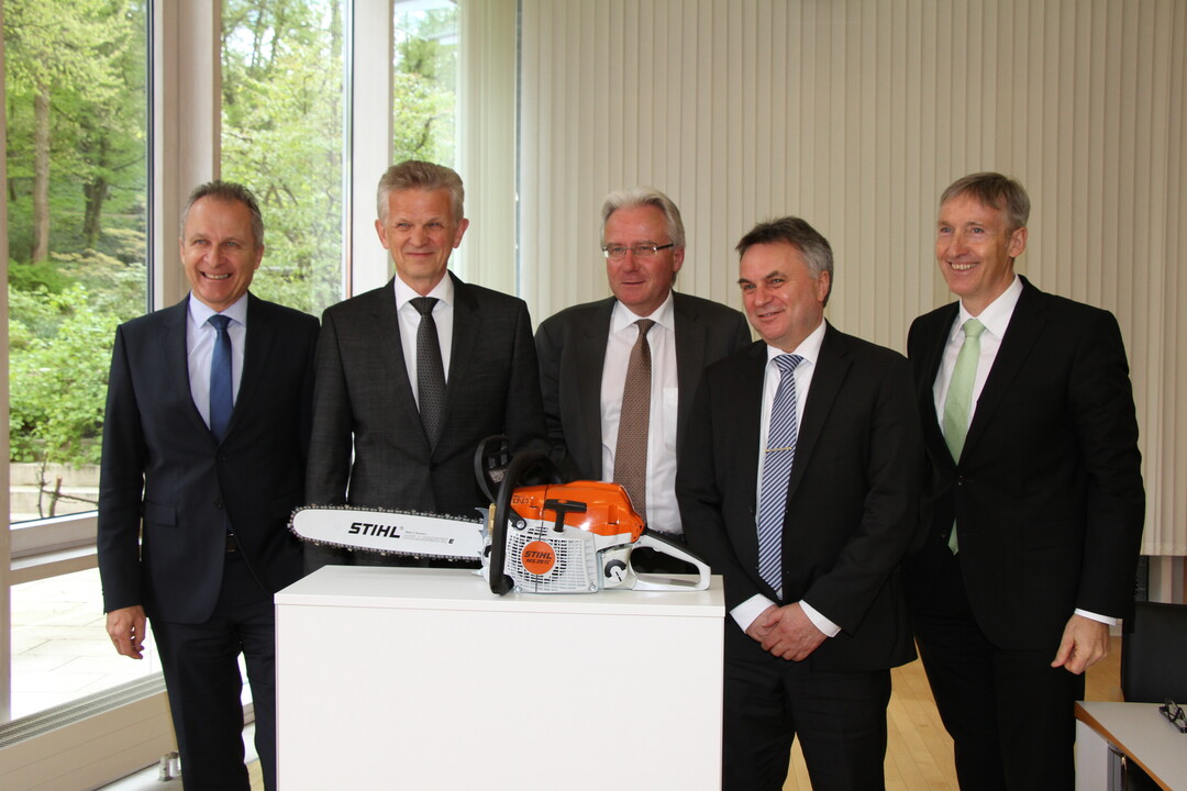 Die Zahlen des Geschäftsberichts wurden vom Vorstand präsentiert (v. l.): Norbert Pick, Vorstandsvorsitzender Dr. Bertram Kandziora, Wolfgang Zahn, Karl Angler und Dr. Michael Prochaska.