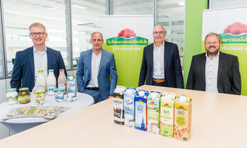 F�hrungsteam der Schwarzwaldmilch (v.l.): Bj�rn Beckmann, Gesch�ftsleitung Finanzen/Verwaltung; Andreas Schneider, Gesch�ftsf�hrer; Heinz Kaiser, Gesch�ftsleitung Landwirtschaft/Produktion/Logistik) und der Aufsichtsratsvorsitzende Markus Kaiser.