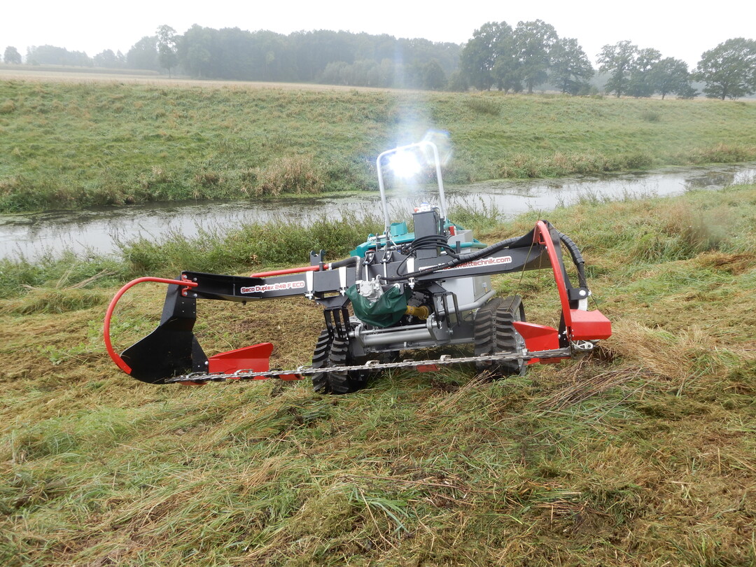 Das Portalbalkenm�hwerk von Pflanzelt Moritz schont die Fauna und bietet zus�tzlich eine gro�e Fl�chenleistung sowie einen stabilen ruhigen Lauf.    